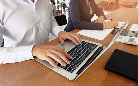 如何申請二類醫(yī)療器械經(jīng)營許可證？